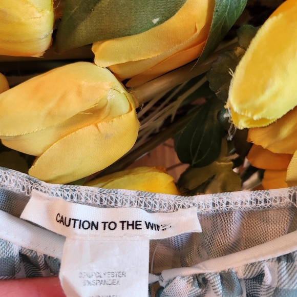 Nwt Womens gingham crop top - Picture 2 of 9